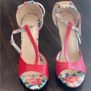 Shoes size 9 never worn